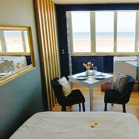 Romantique Vue Face Apartment